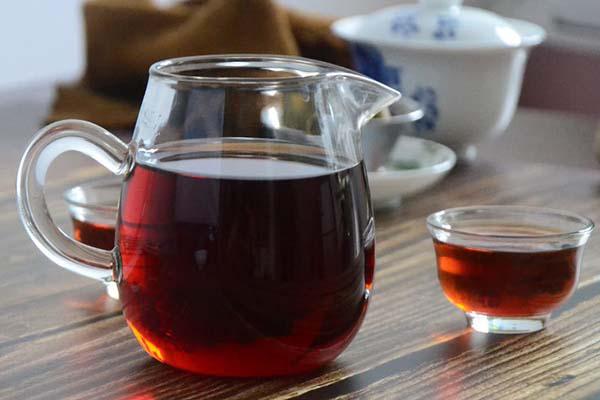 普洱茶是黑茶吗（普洱茶是红茶还是黑茶）
